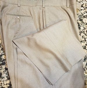Mens Van Heusen dress slacks 40 x 32 nwot